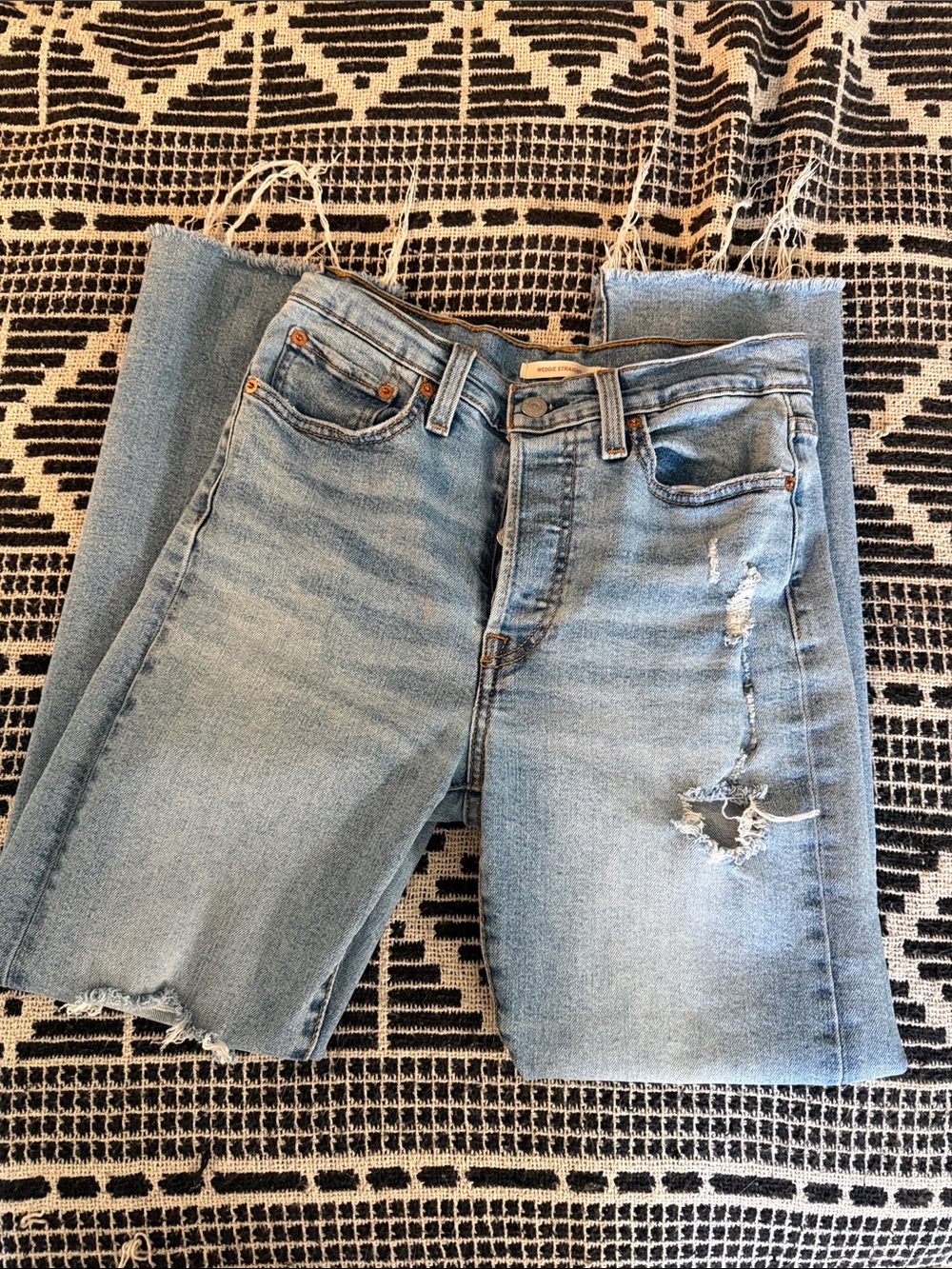 Levi’s wedgie straight 27